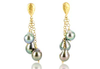 Talisman Baroque Tahitian pearl earrings in 18ct yellow gold
